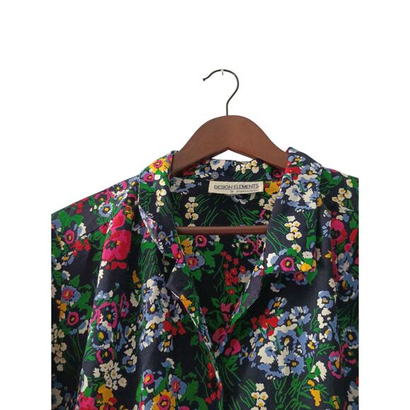 Vintage Women's Dark Floral Blouse Size tag missing Lightweight - Picture 4 of 9